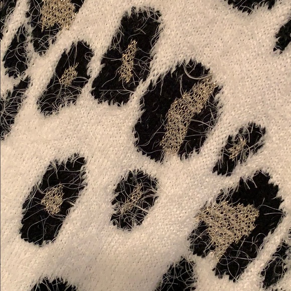 Brand new Sweater - Picture 3 of 4